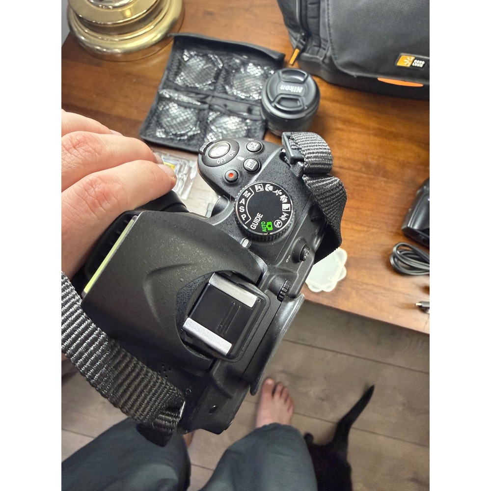 Nikon D3200 DSLR Camera Bundle 3 Lenses 18-55mm 55-300mm 50mm as-400 Flash - Picture 8 of 11